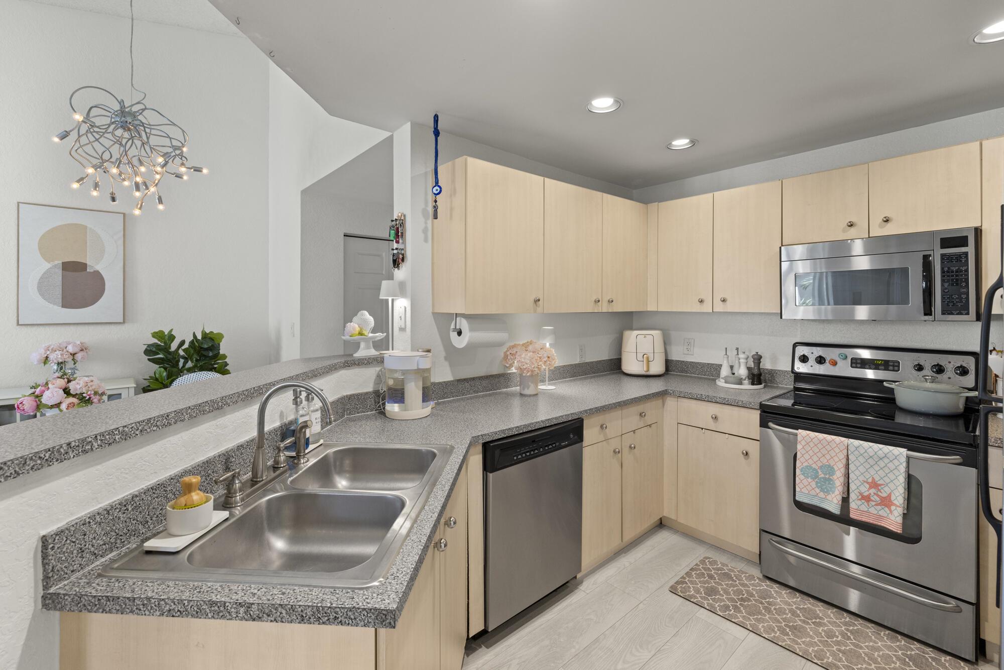 Properties 1803 N Flagler Drive 310