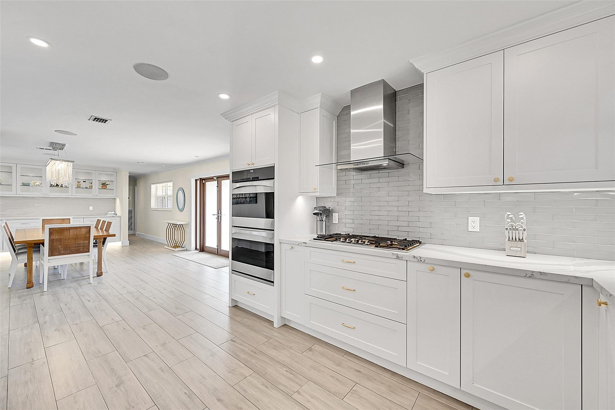 245 Algiers Ave