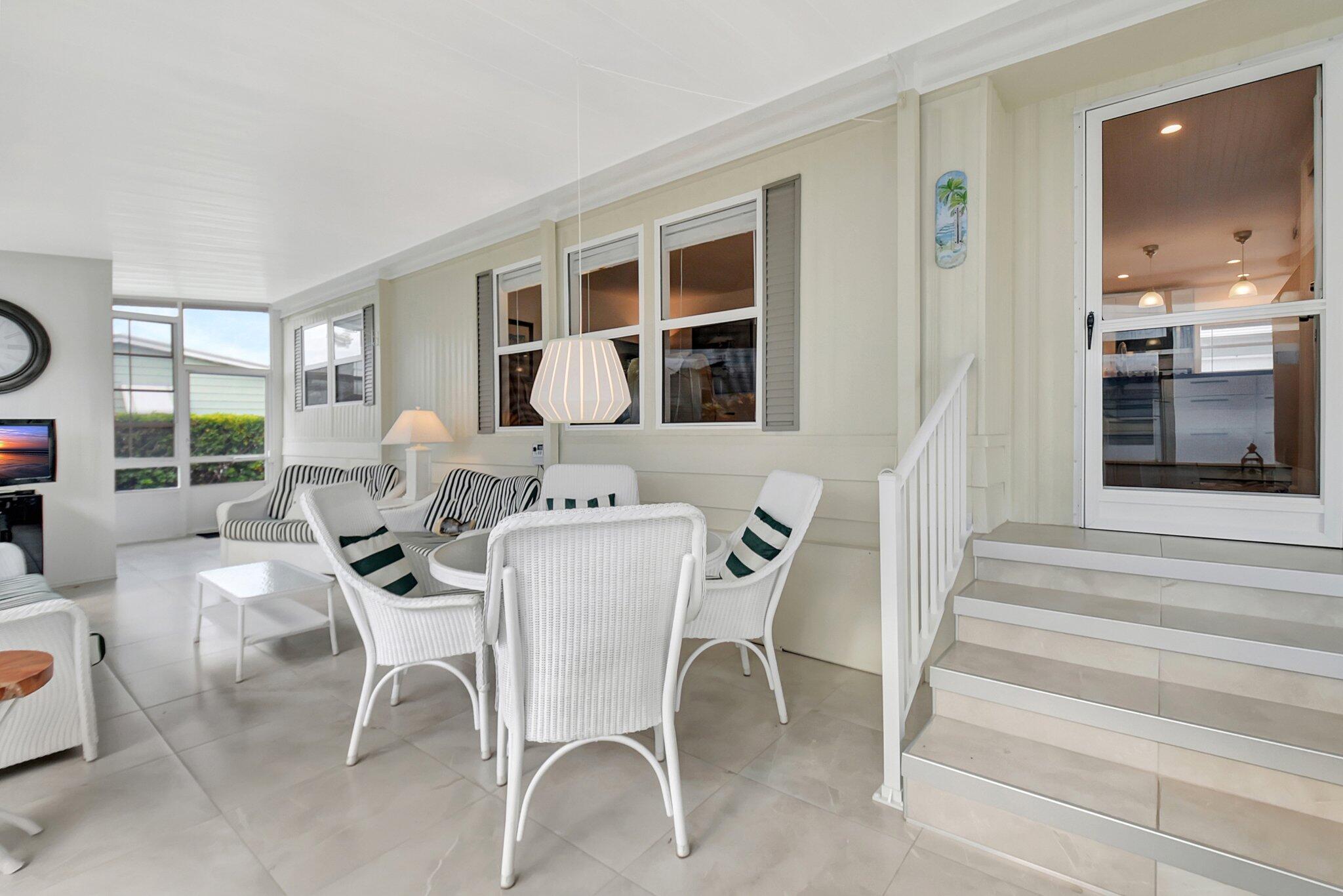 4424 Meadow View Drive, Boynton Beach, FL, 33436/$229,900 2 4424 Meadow View Drive