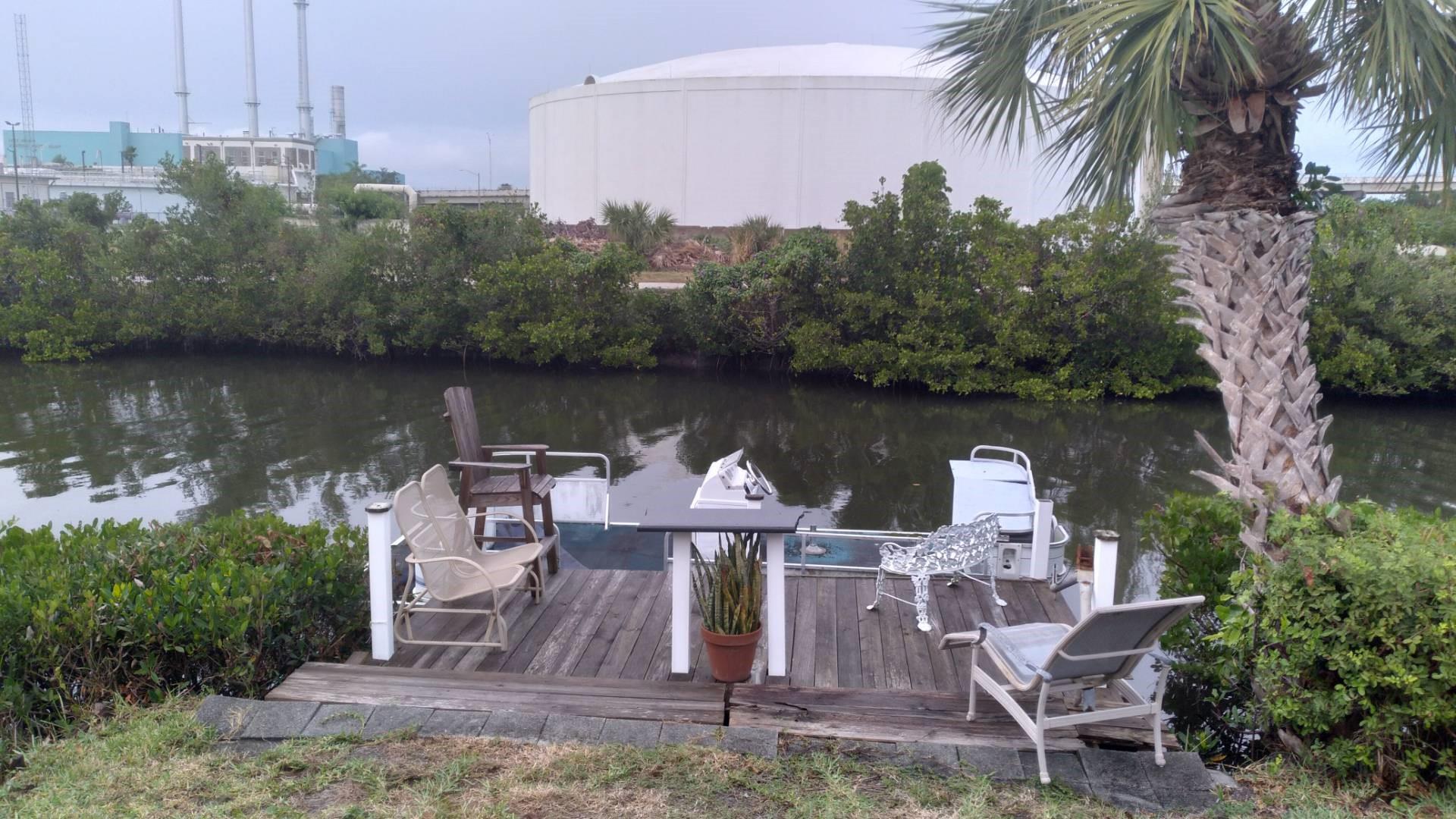100 N Harbor