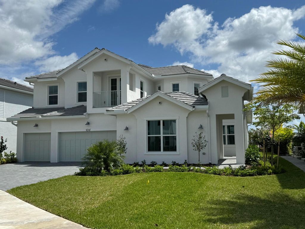 Photo of 9241 Crestview Circle, Palm Beach Gardens, FL 33412 (MLS # R10975718)