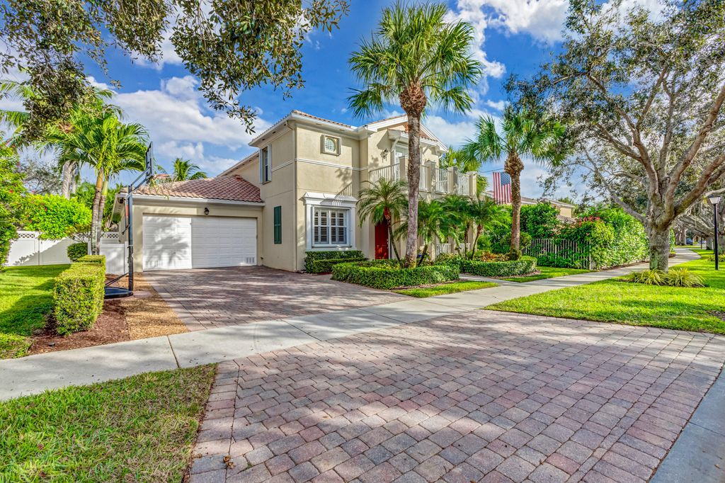 Photo of 233 San Remo Drive, Jupiter, FL 33458 (MLS # R10934953)
