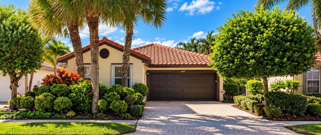 Photo of 11567 Colonnade Drive, Boynton Beach, FL 33437 (MLS # B26090836)