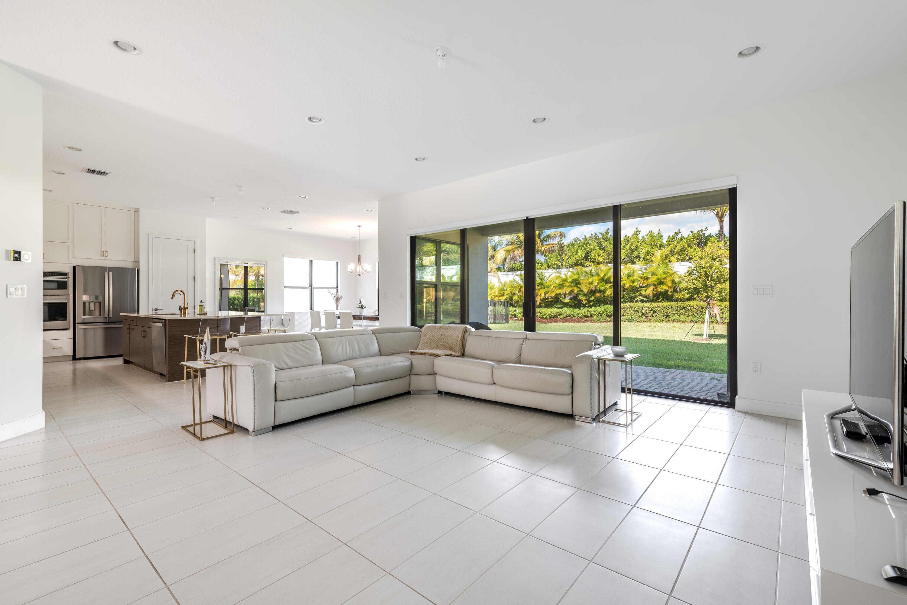 BRIDGES MIZNER PUD BRIDGES SOUTH PLAT SEVEN - Residential Lease