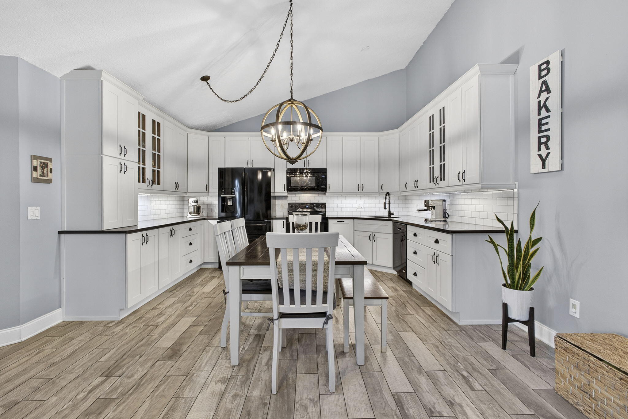 WESTWOOD GARDENS 3 - Residential