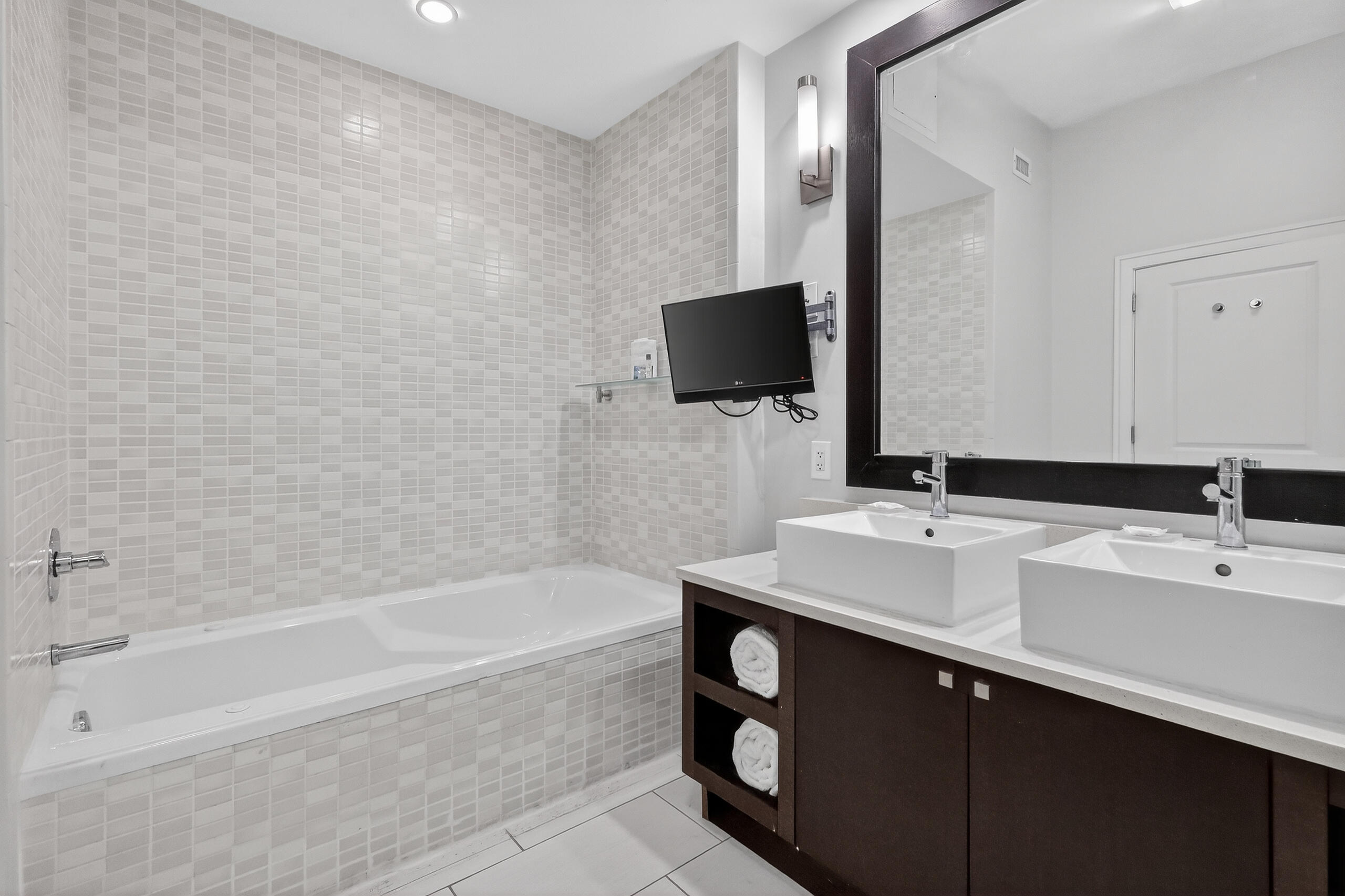 THE BLUE A RESORT HOTEL CONDO - Residential