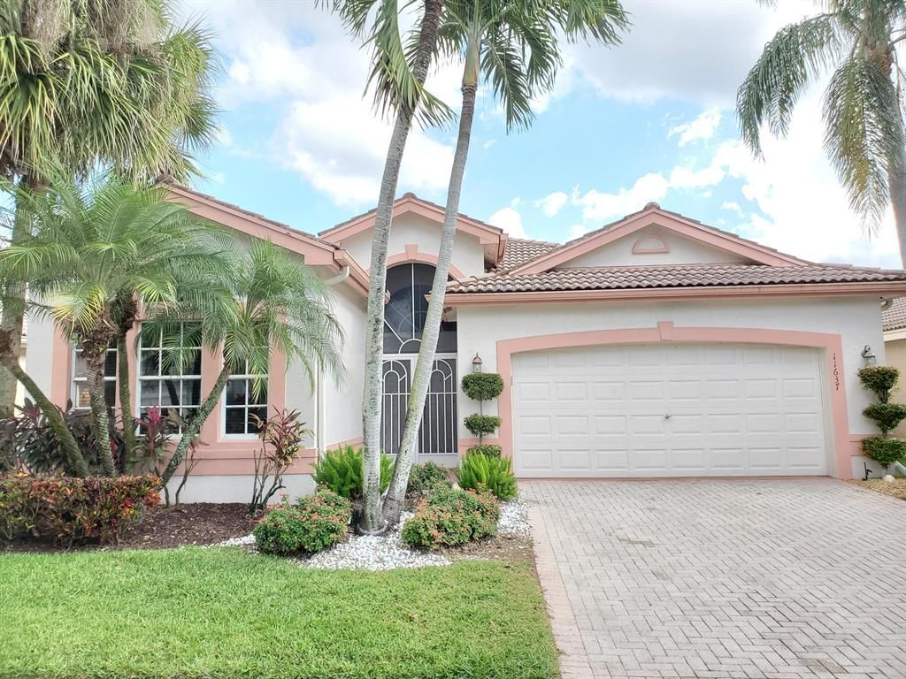 Photo of 11637 Castellon Court, Boynton Beach, FL 33437 (MLS # R10857757)