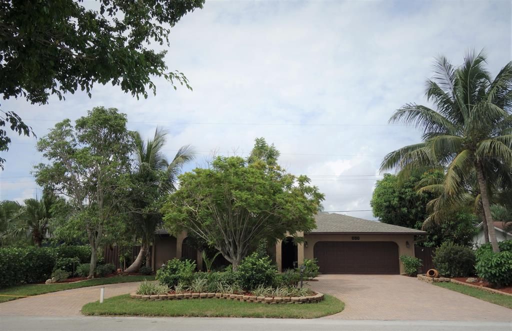 Photo of 650 Heron Drive, Delray Beach, FL 33444 (MLS # R10741672)