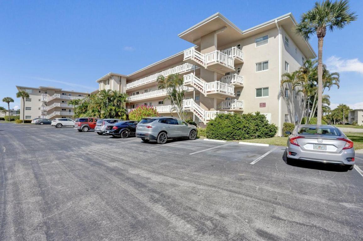 LAKE CLARKE GARDENS CONDO 14 - Residential