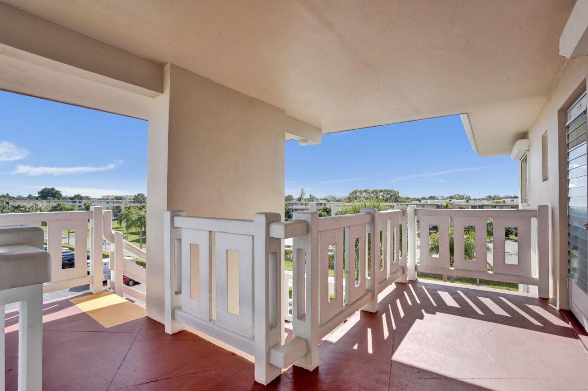 LAKE CLARKE GARDENS CONDO 14 - Residential