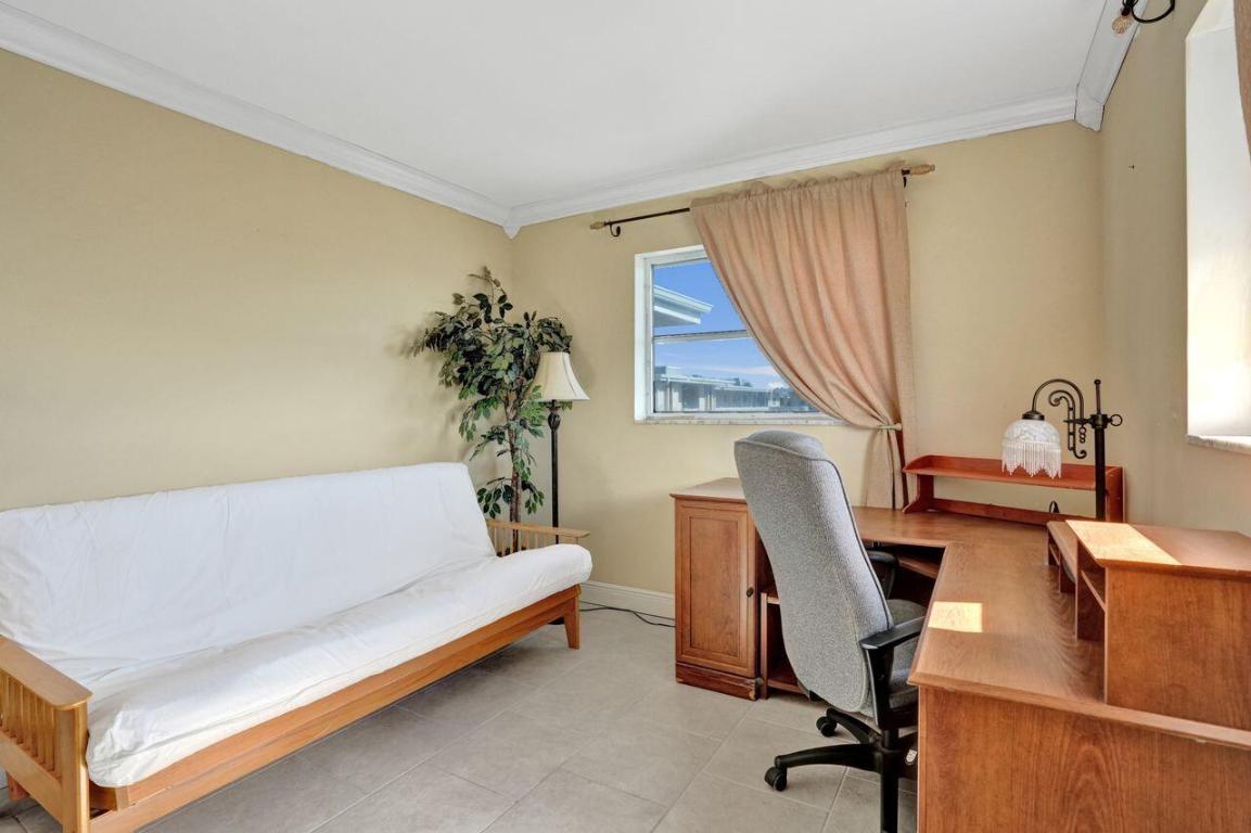 LAKE CLARKE GARDENS CONDO 14 - Residential