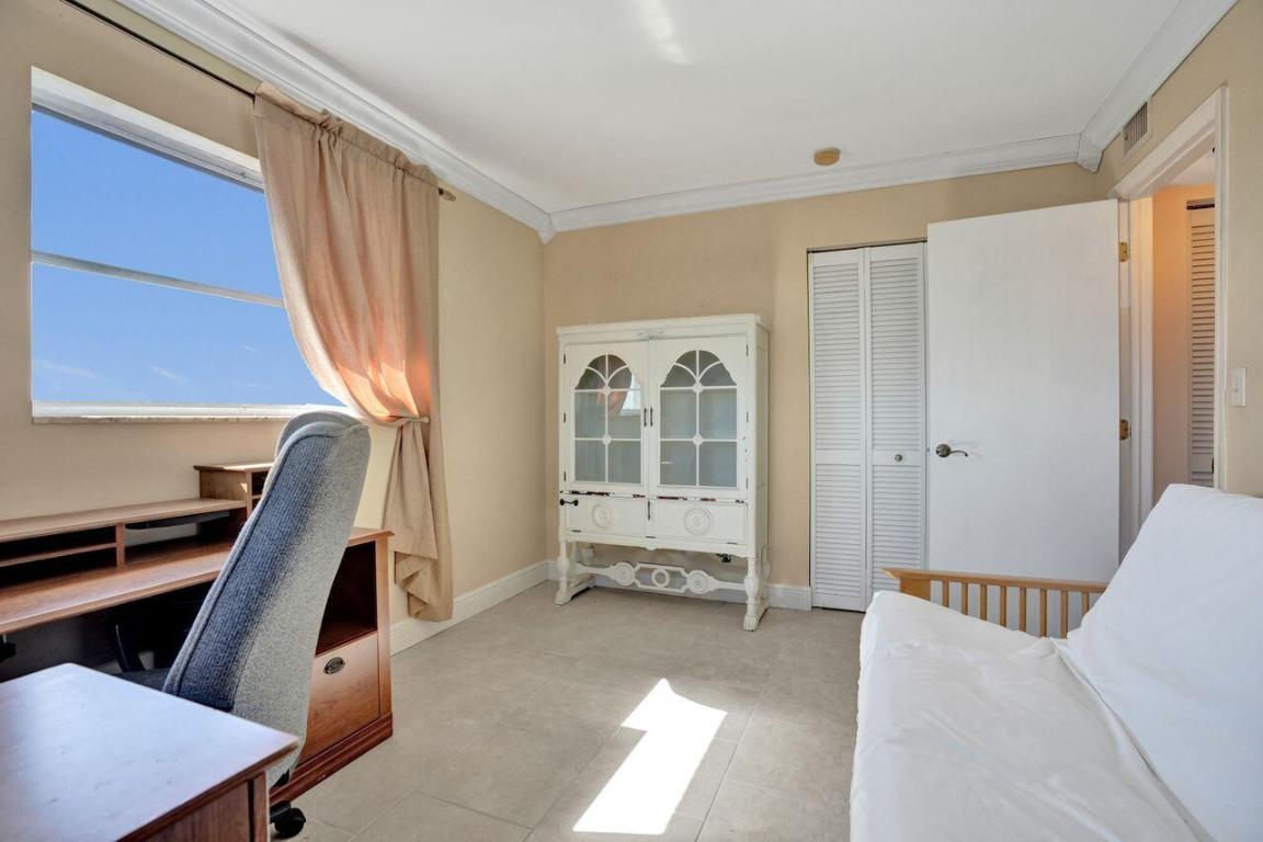 LAKE CLARKE GARDENS CONDO 14 - Residential