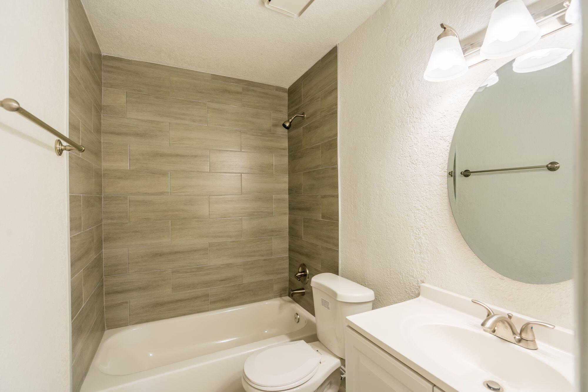 COLLEGE PARK - Residential Lease