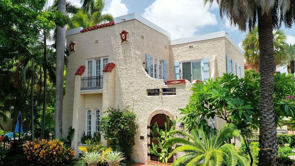 Photo of 921 SE 2nd Street, Fort Lauderdale, FL 33301 (MLS # F10451960)