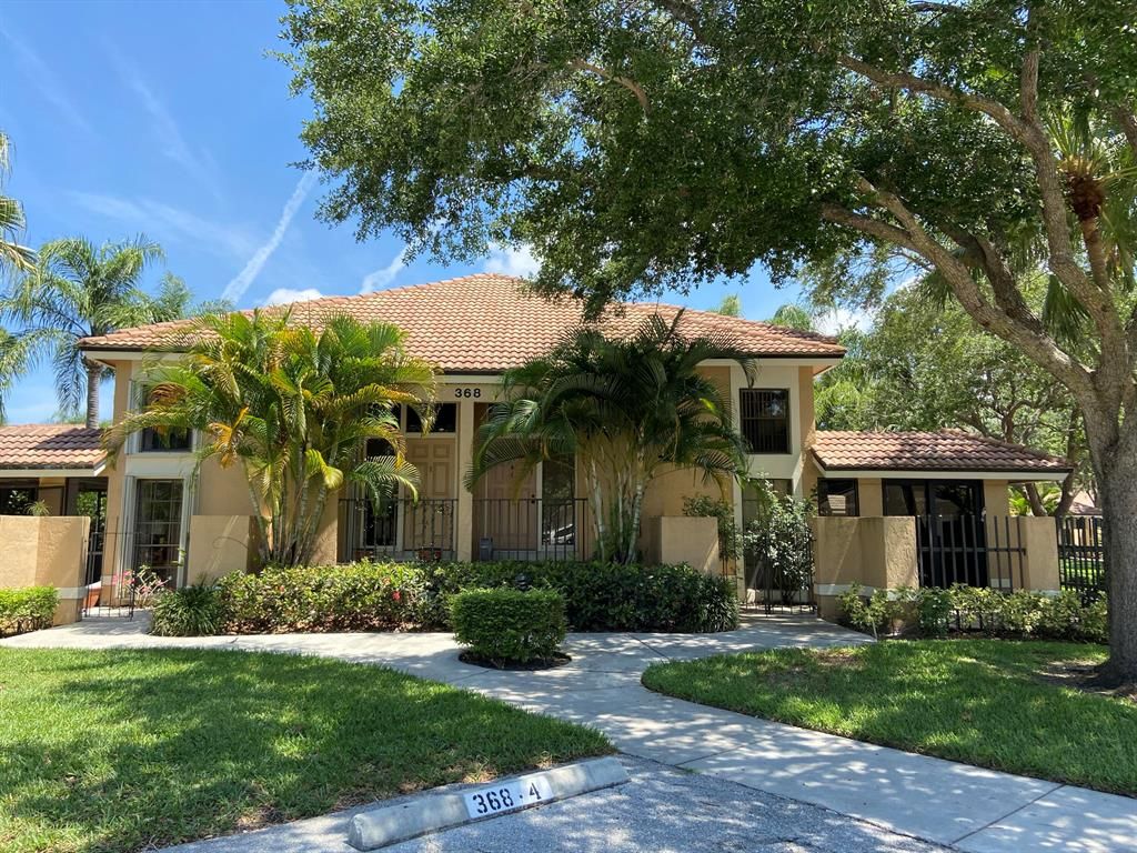 Photo of 368 Prestwick Circle Cir #4, Palm Beach Gardens, FL 33418 (MLS # R10712697)
