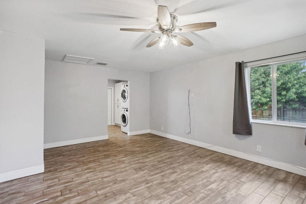 Photo of 2227 NE 3rd Avenue #2, Delray Beach, FL 33444 (MLS # R11013188)