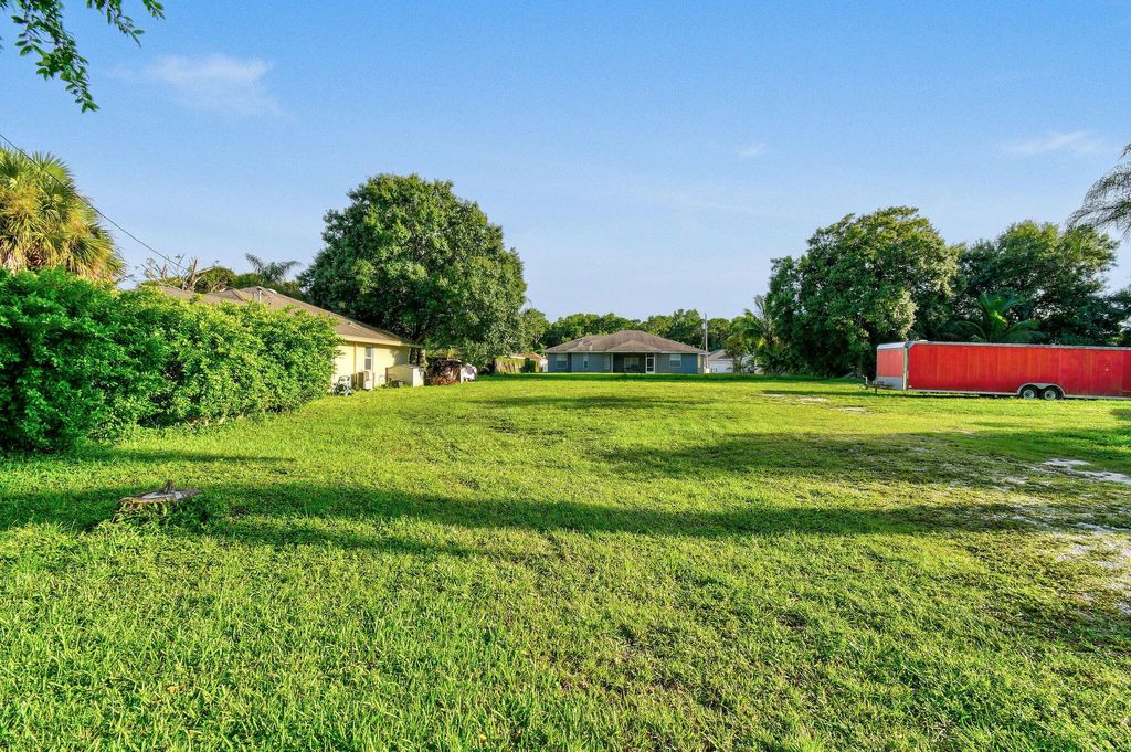 Photo of 6919 Palm Garden Street, Jupiter, FL 33458 (MLS # R11016747)