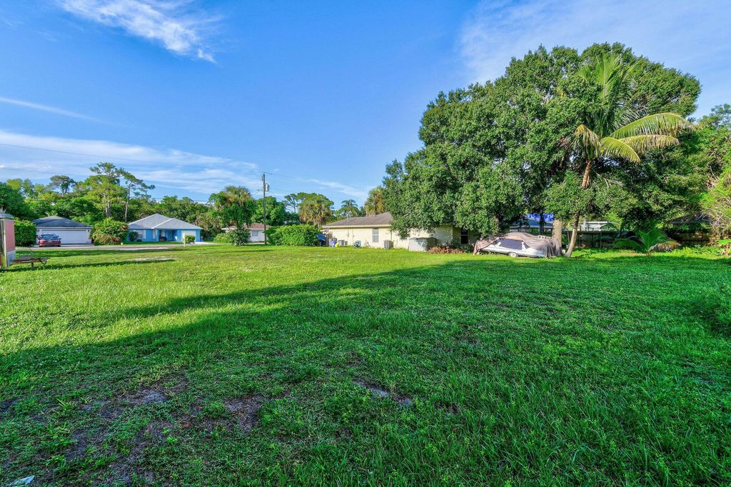 Photo of 6919 Palm Garden Street, Jupiter, FL 33458 (MLS # R11016747)