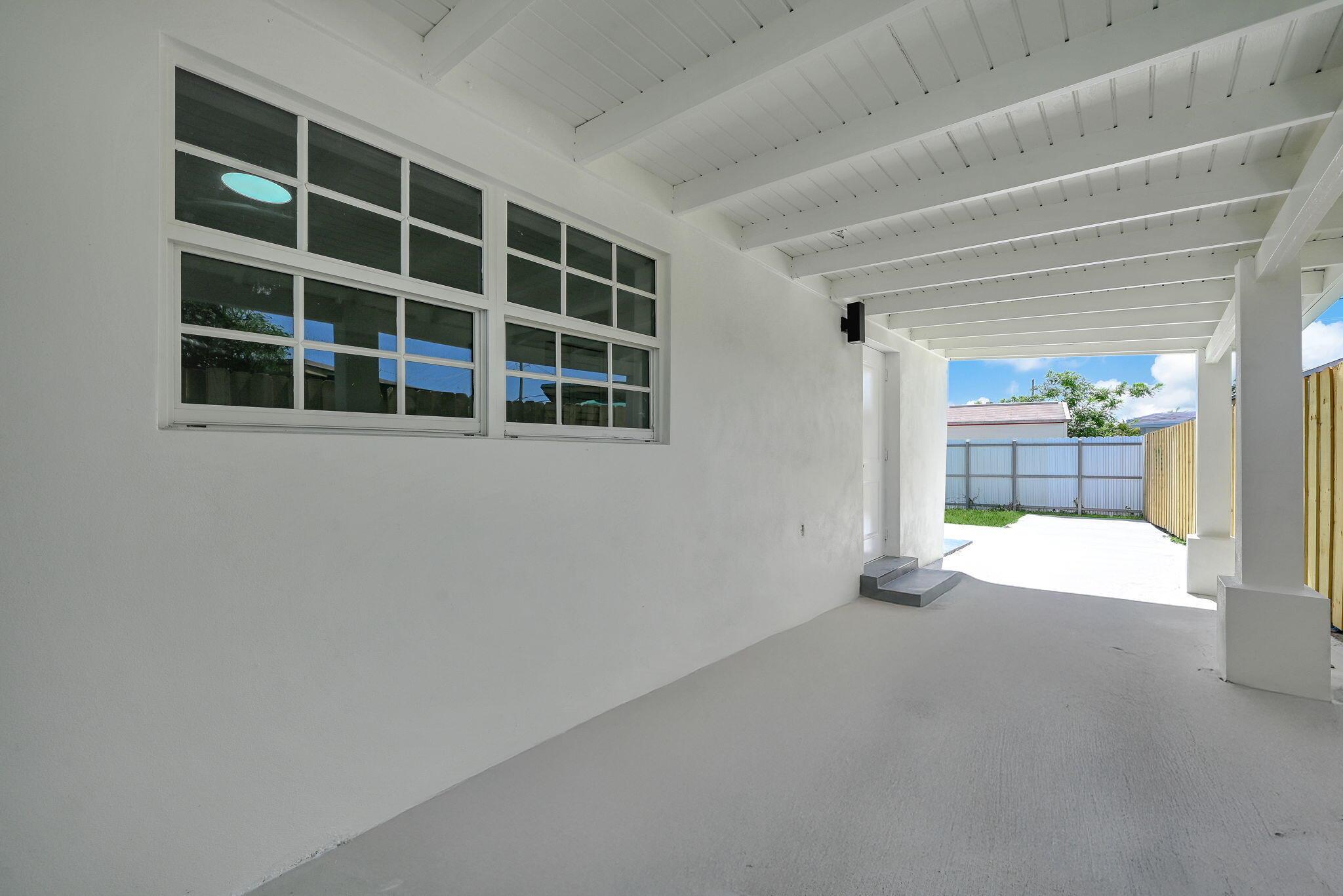 WESTWOOD LAKE 2ND ADDN - Residential Lease