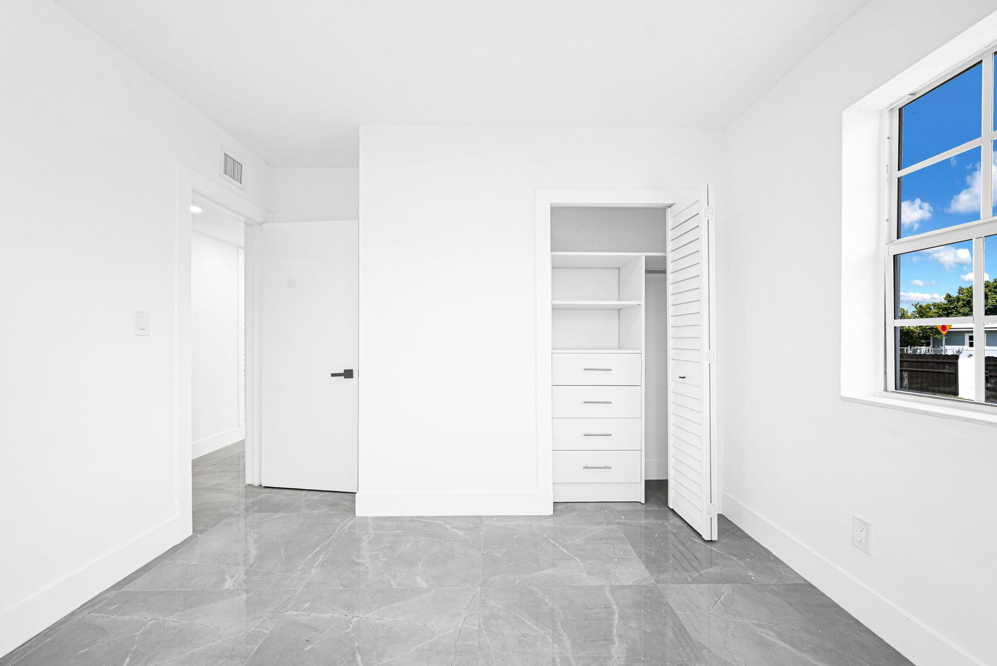 WESTWOOD LAKE 2ND ADDN - Residential Lease