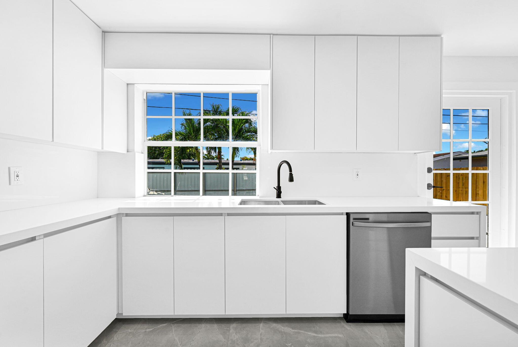 WESTWOOD LAKE 2ND ADDN - Residential Lease