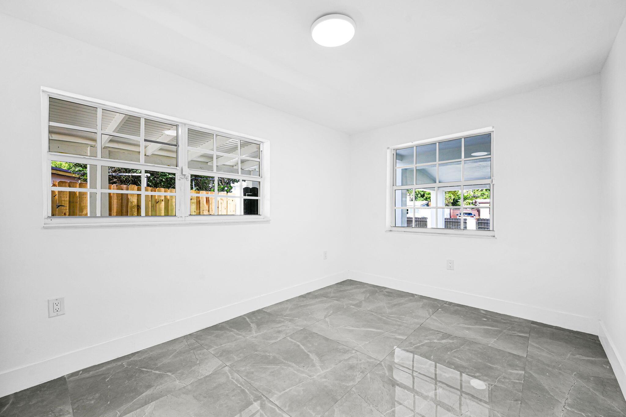 WESTWOOD LAKE 2ND ADDN - Residential Lease