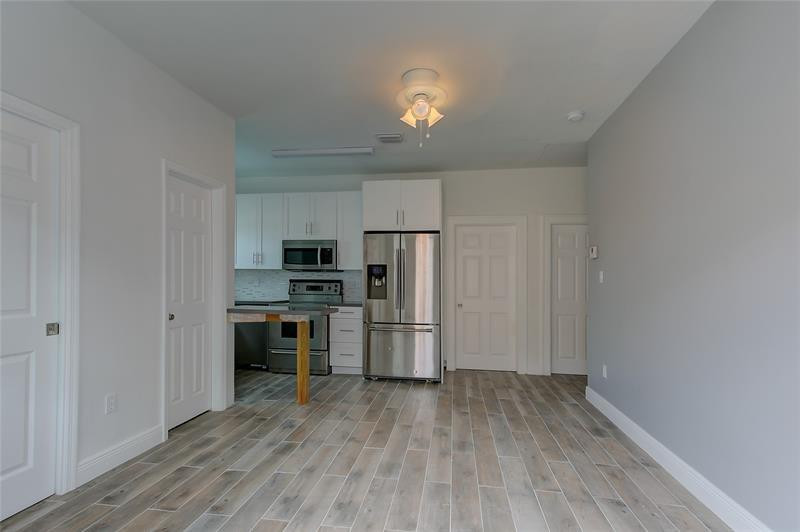 Hollywood 1-21 B - Residential Lease