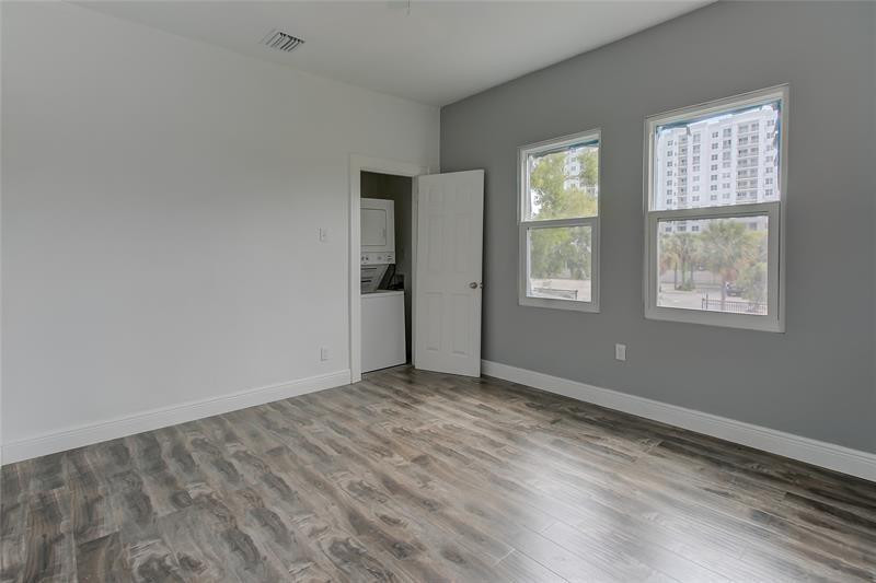 Hollywood 1-21 B - Residential Lease