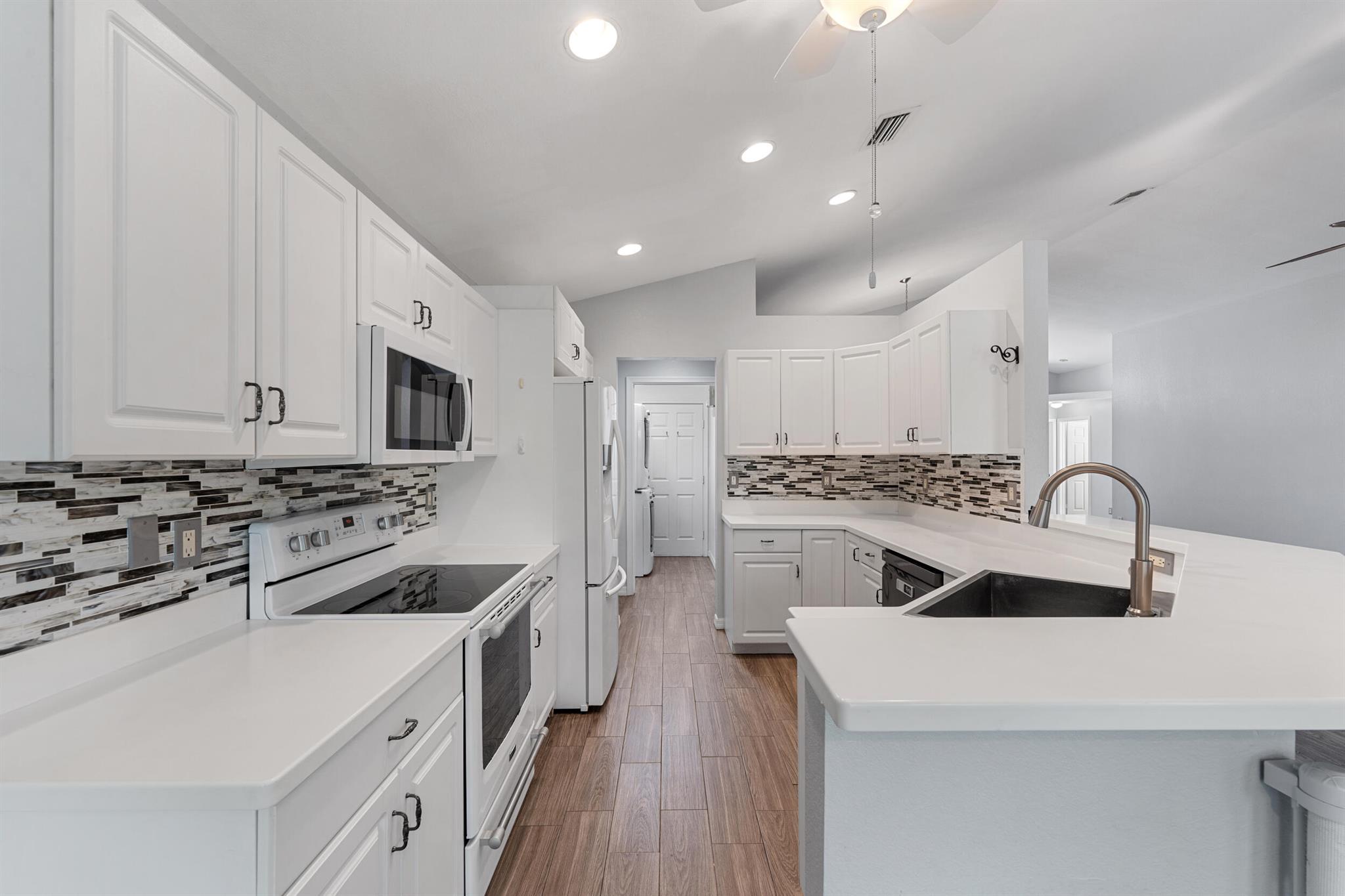 8045 SE Morningwood Place