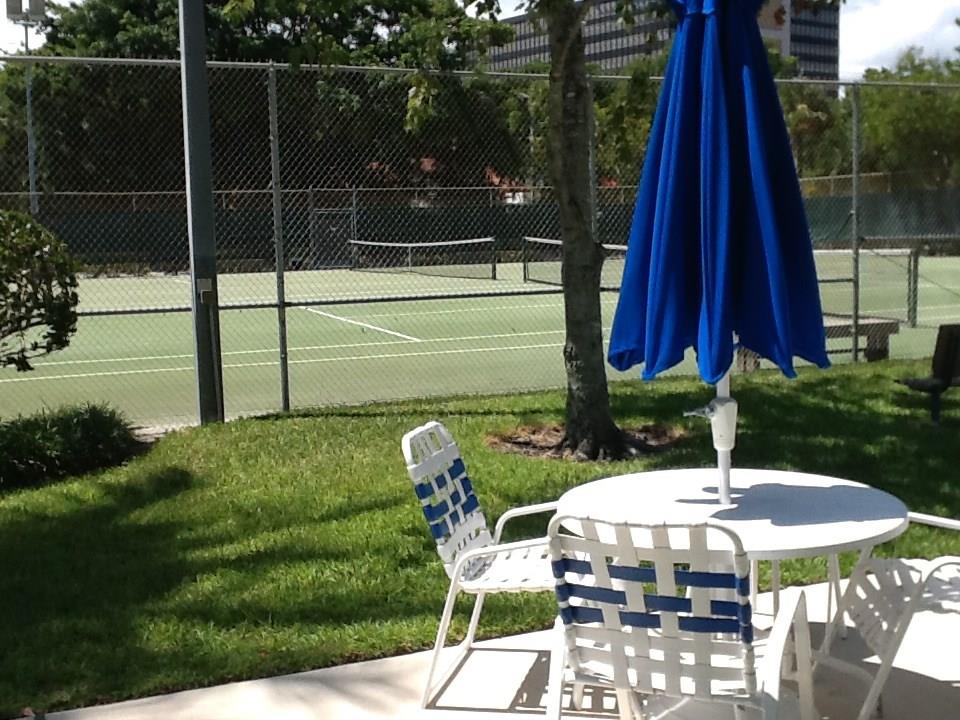 BAY COLONY CLUB - Residential