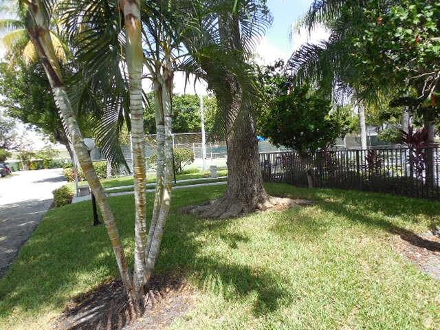 BAY COLONY CLUB - Residential