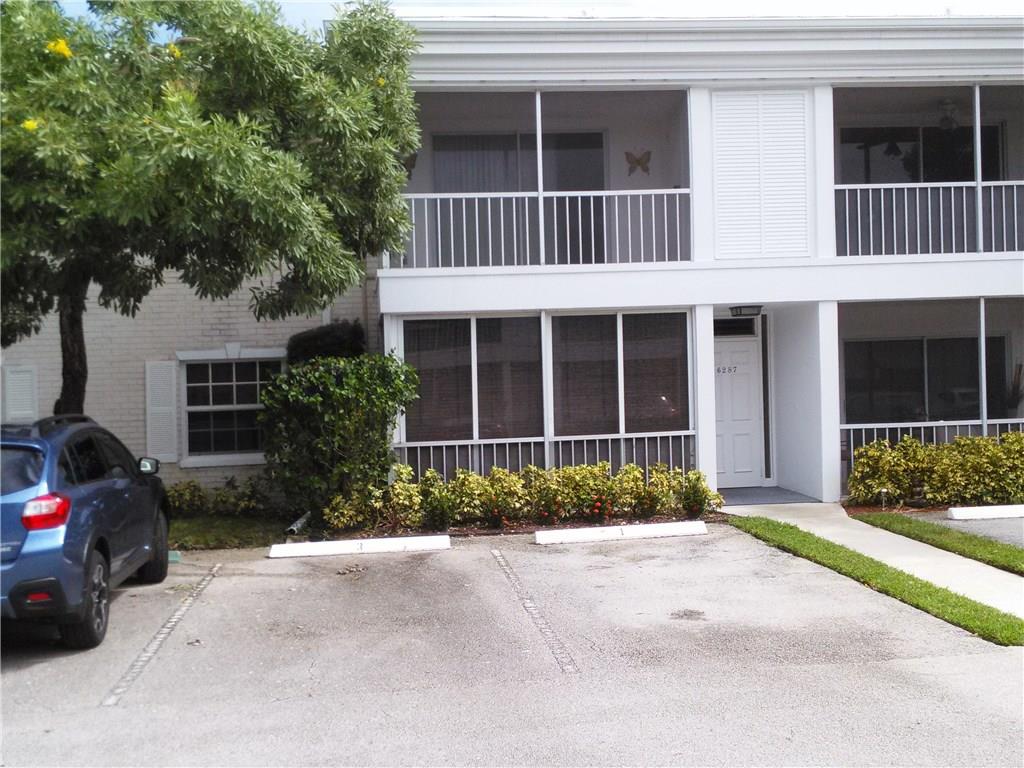 BAY COLONY CLUB - Residential