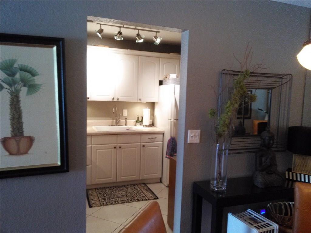 BAY COLONY CLUB - Residential