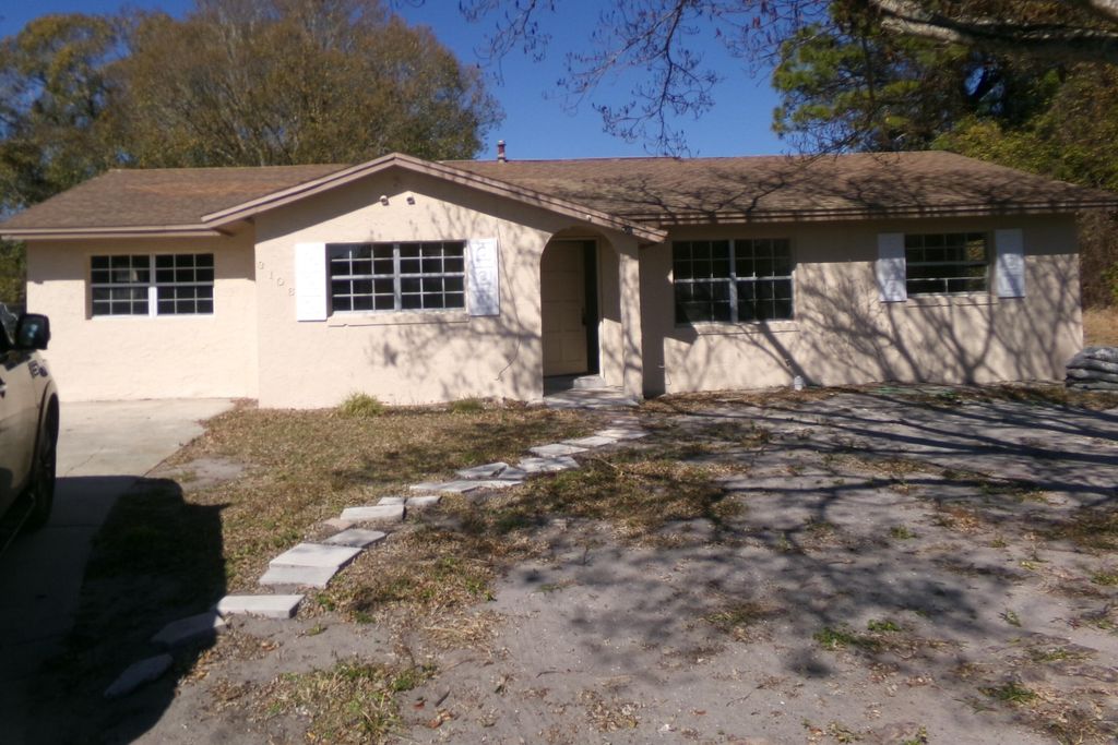 Photo of 3106 Langston Drive, Fort Pierce, FL 34946 (MLS # R11162130)