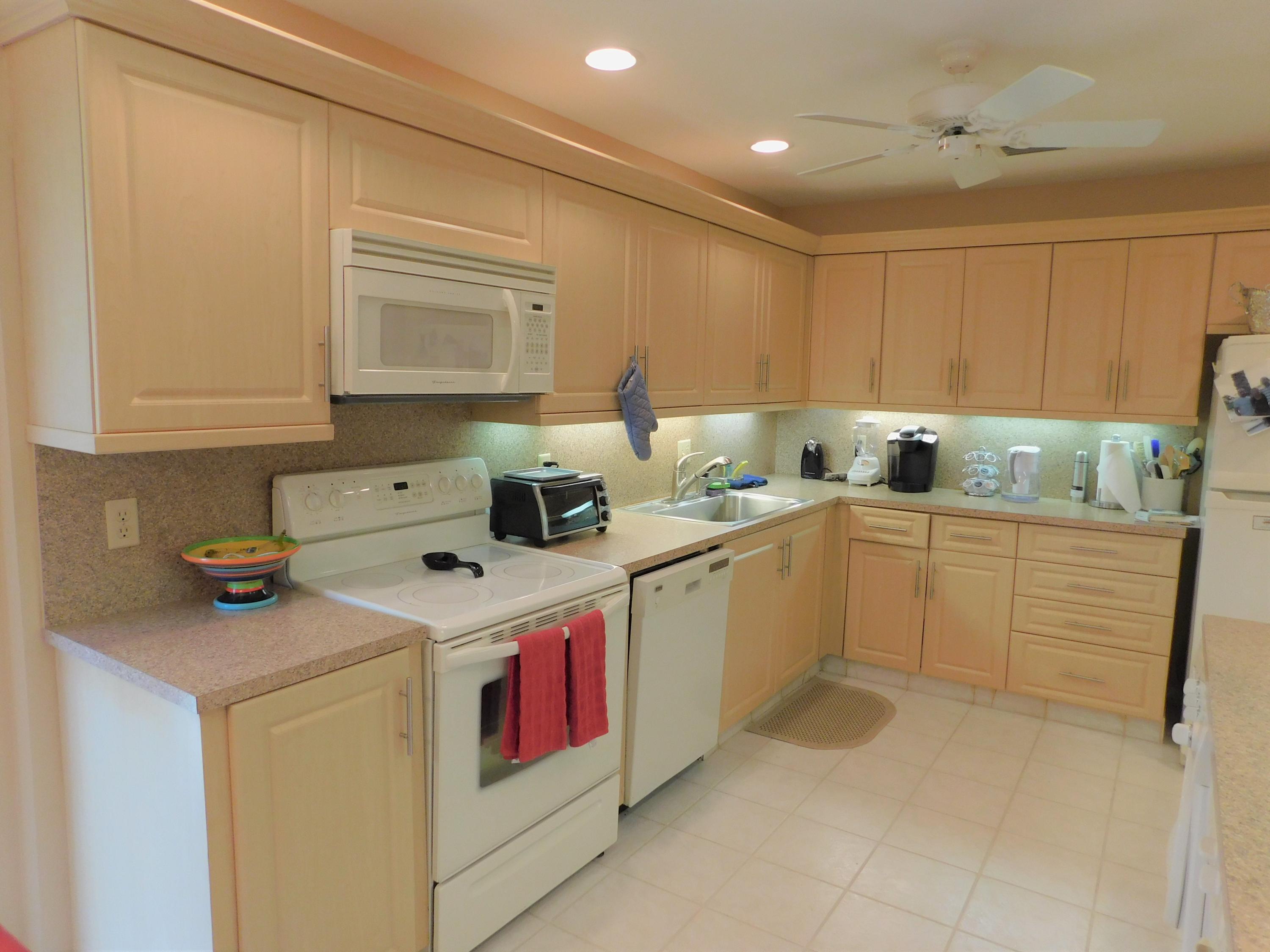 EASTGATE AT HUNTERS RUN CONDO - Residential