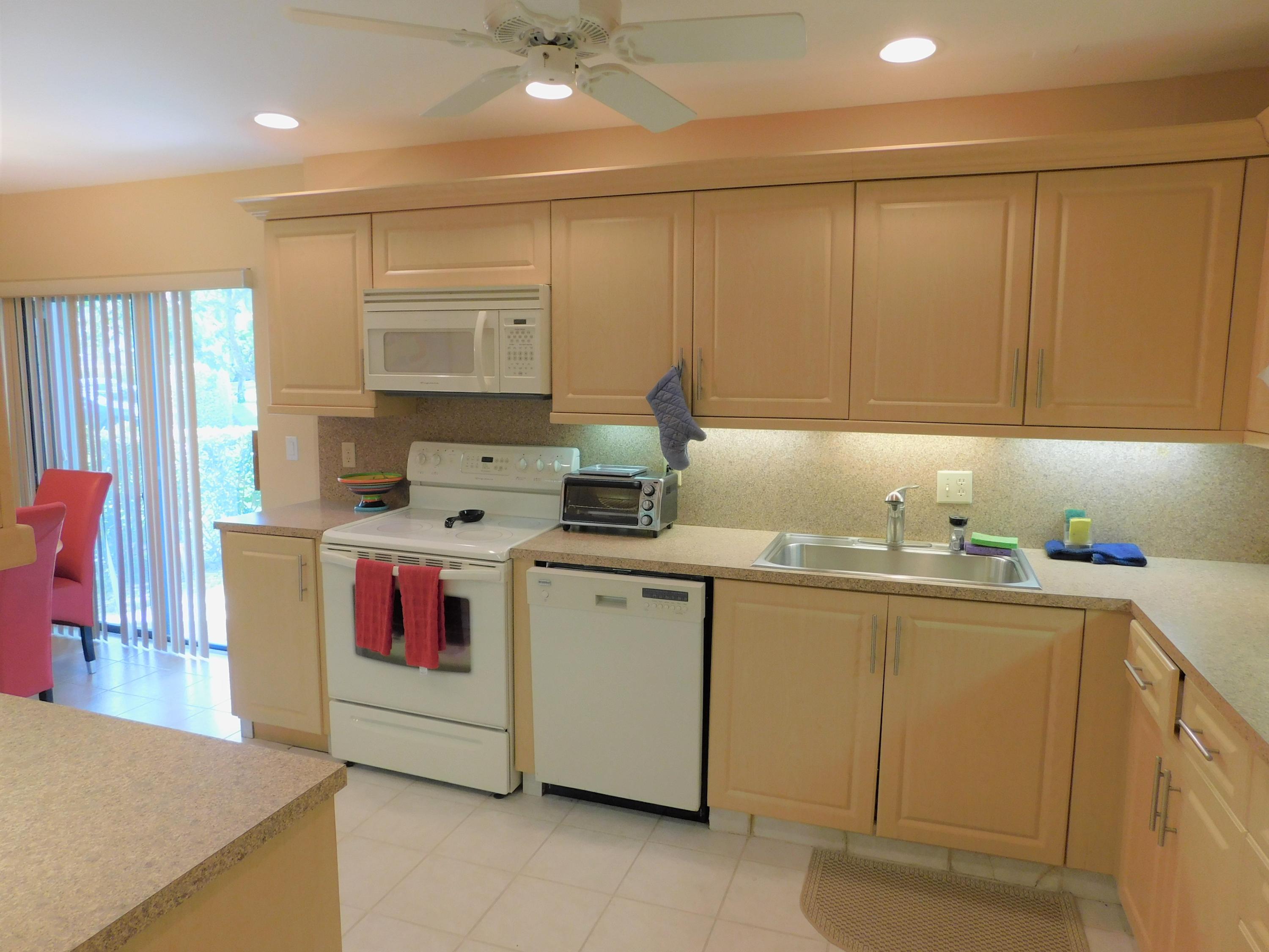 EASTGATE AT HUNTERS RUN CONDO - Residential