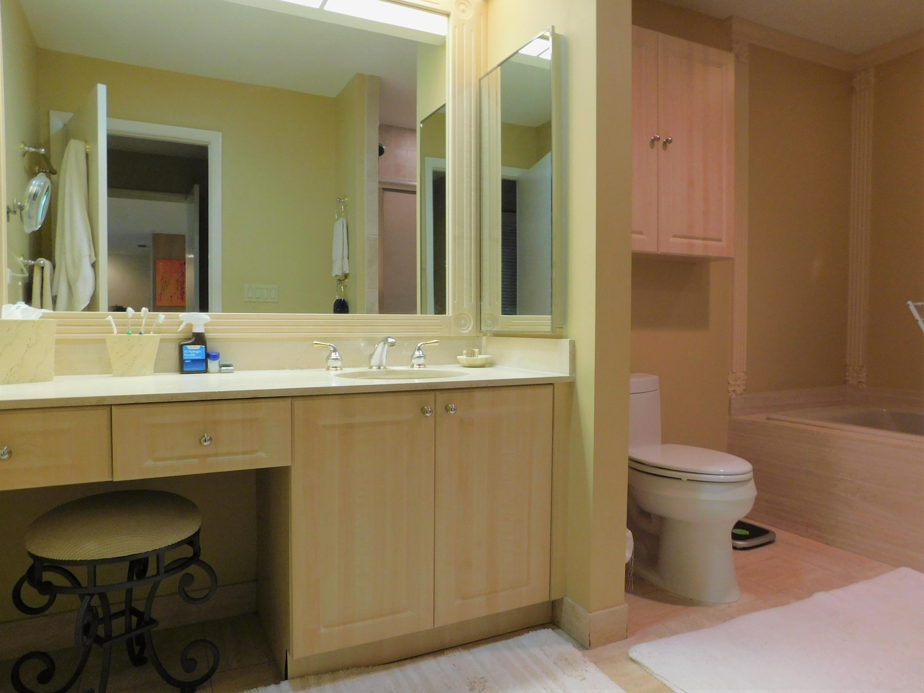 EASTGATE AT HUNTERS RUN CONDO - Residential