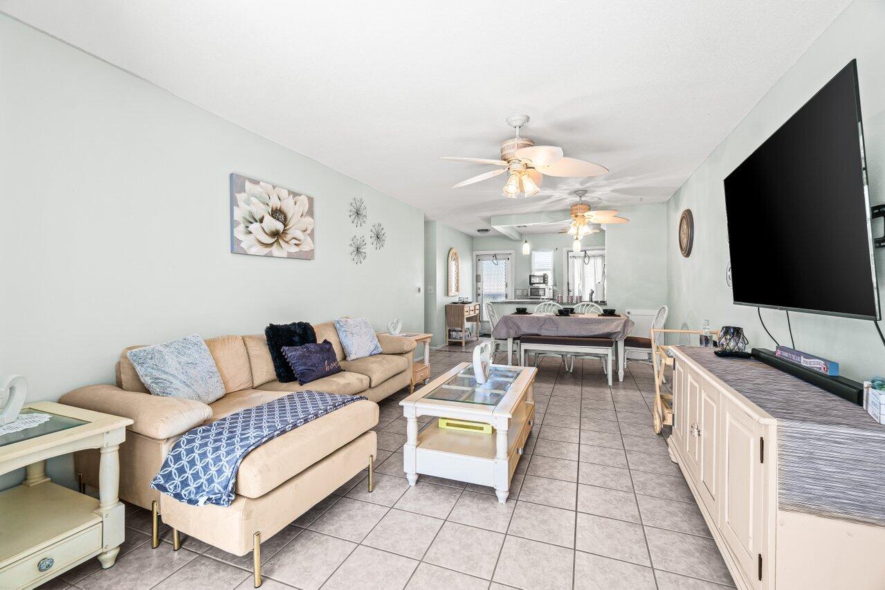 VILLAGE ROYALE CONDO 2 - Residential