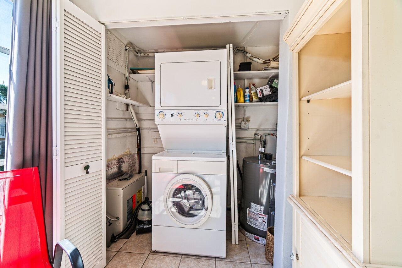 VILLAGE ROYALE CONDO 2 - Residential