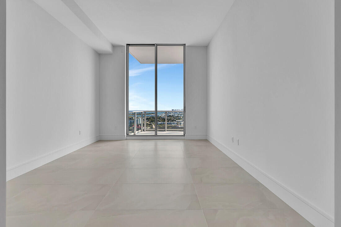 NAUTILUS 220 CONDO - Residential