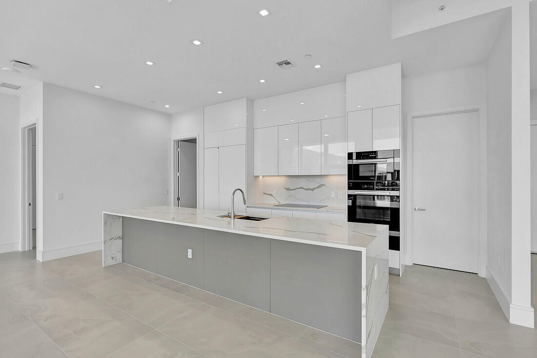 220 Lake Shore Drive 2411