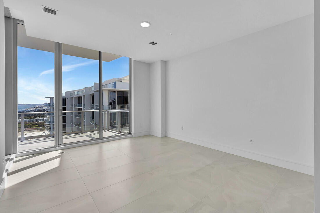 NAUTILUS 220 CONDO - Residential