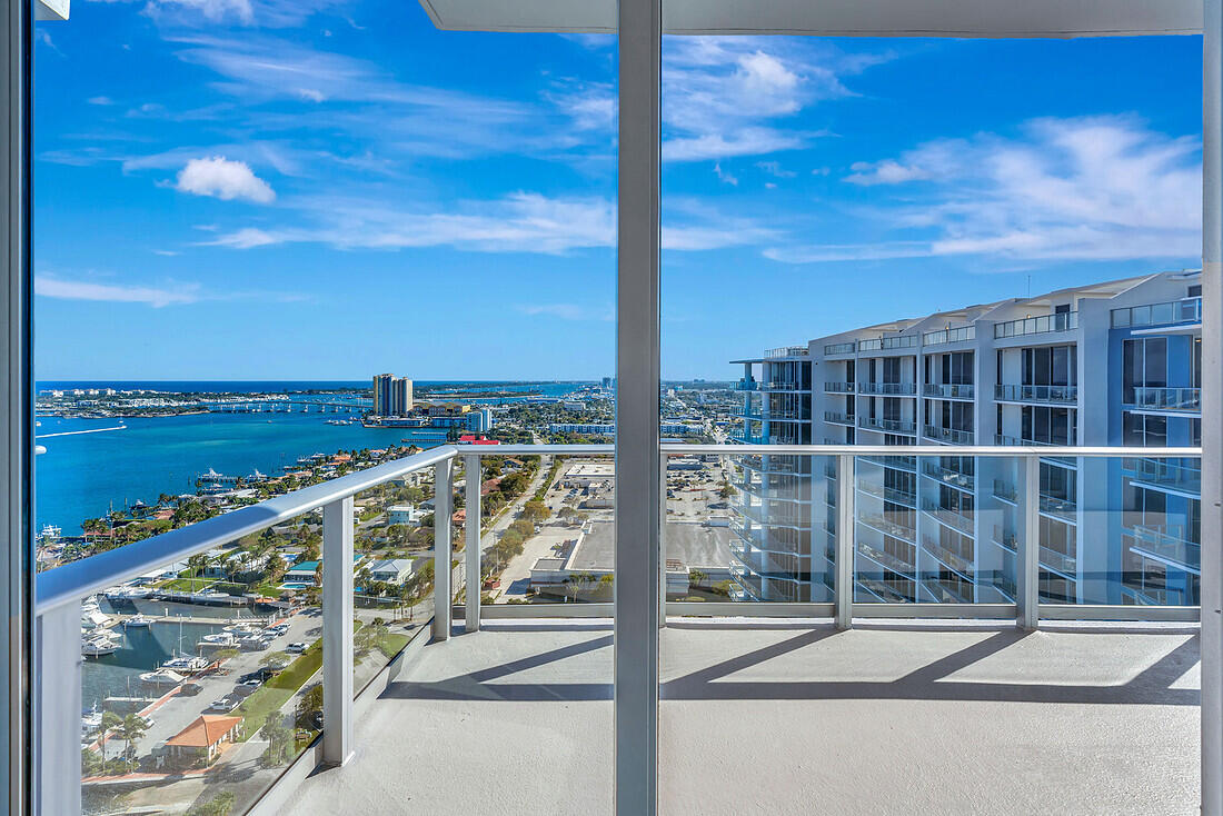 NAUTILUS 220 CONDO - Residential