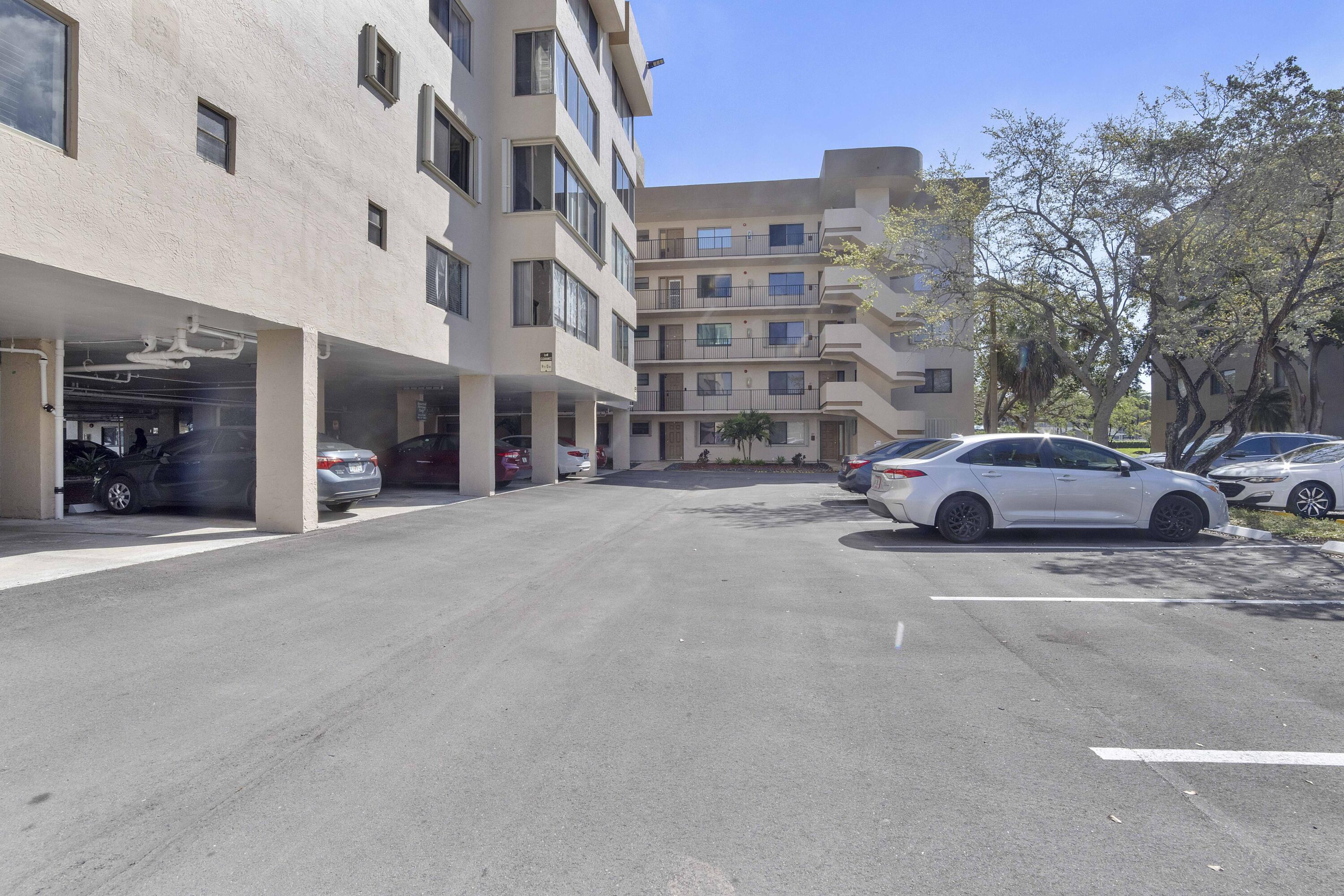 EATON AT HAMPTONS WEST CONDO - Residential