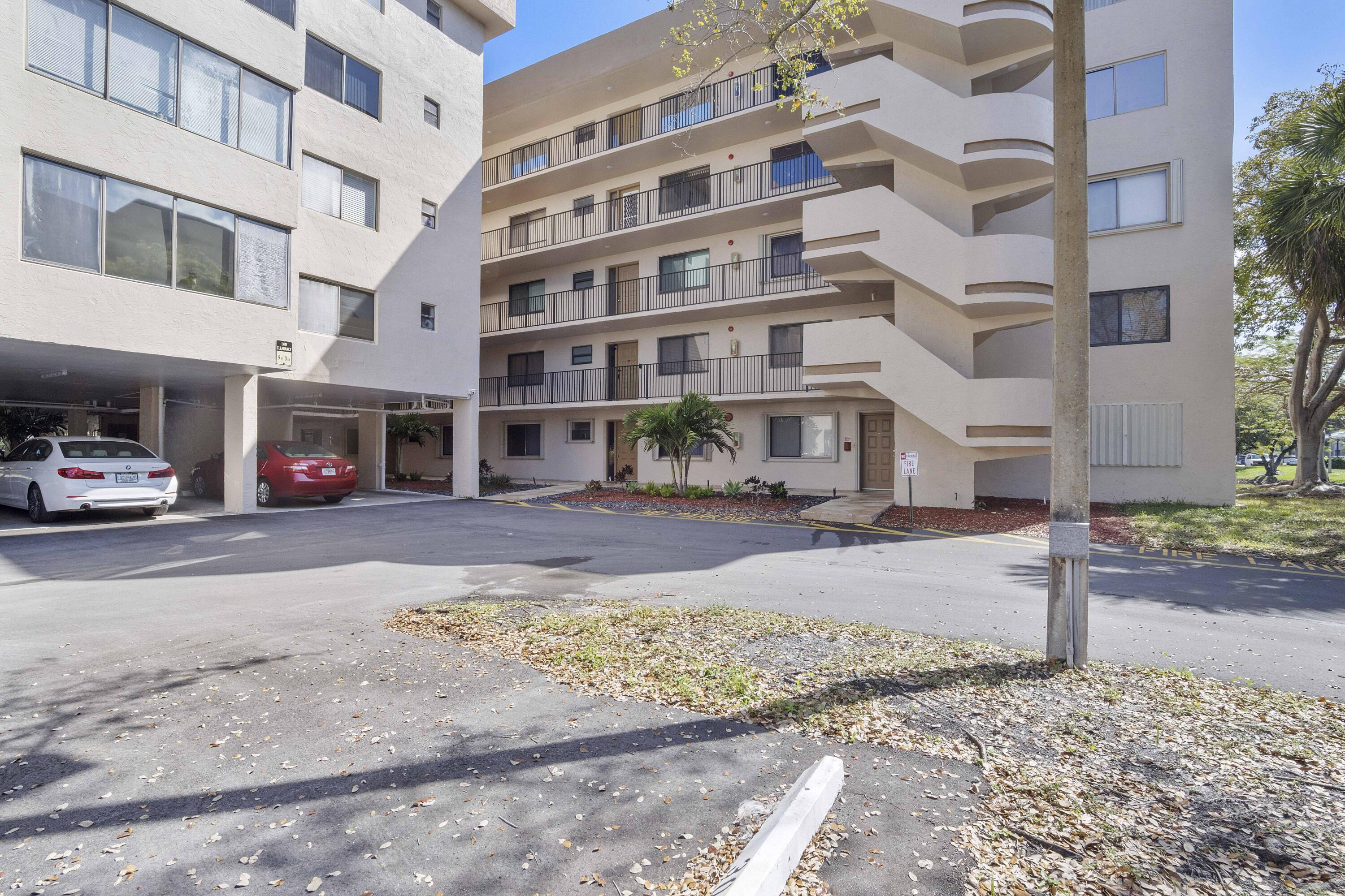 EATON AT HAMPTONS WEST CONDO - Residential