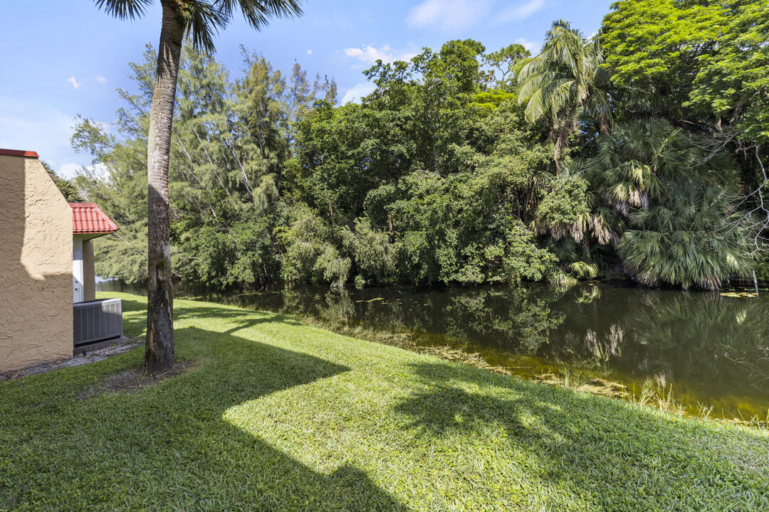 GOLDEN LAKES VILLAGE COND 1 THRU 13-A - Residential Lease