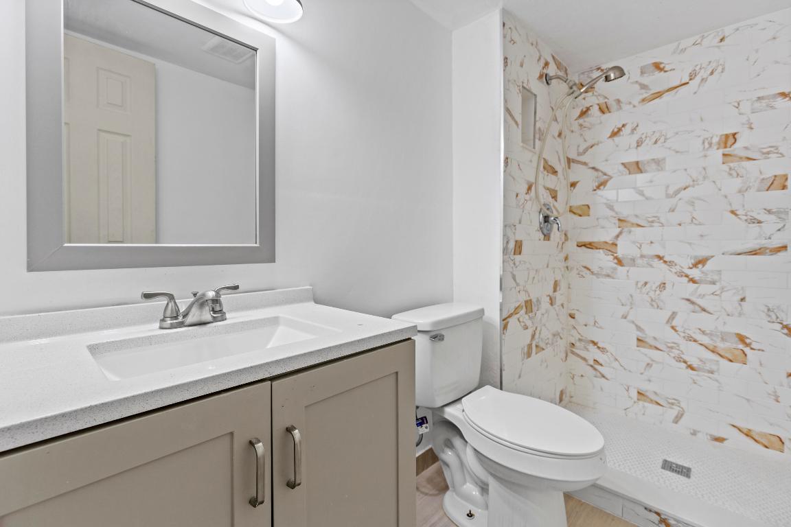 GOLDEN LAKES VILLAGE COND 1 THRU 13-A - Residential Lease