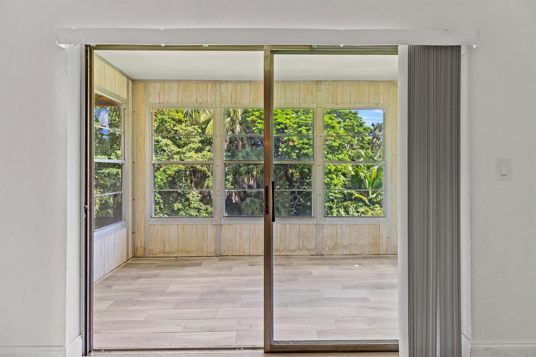 GOLDEN LAKES VILLAGE COND - Residential Lease