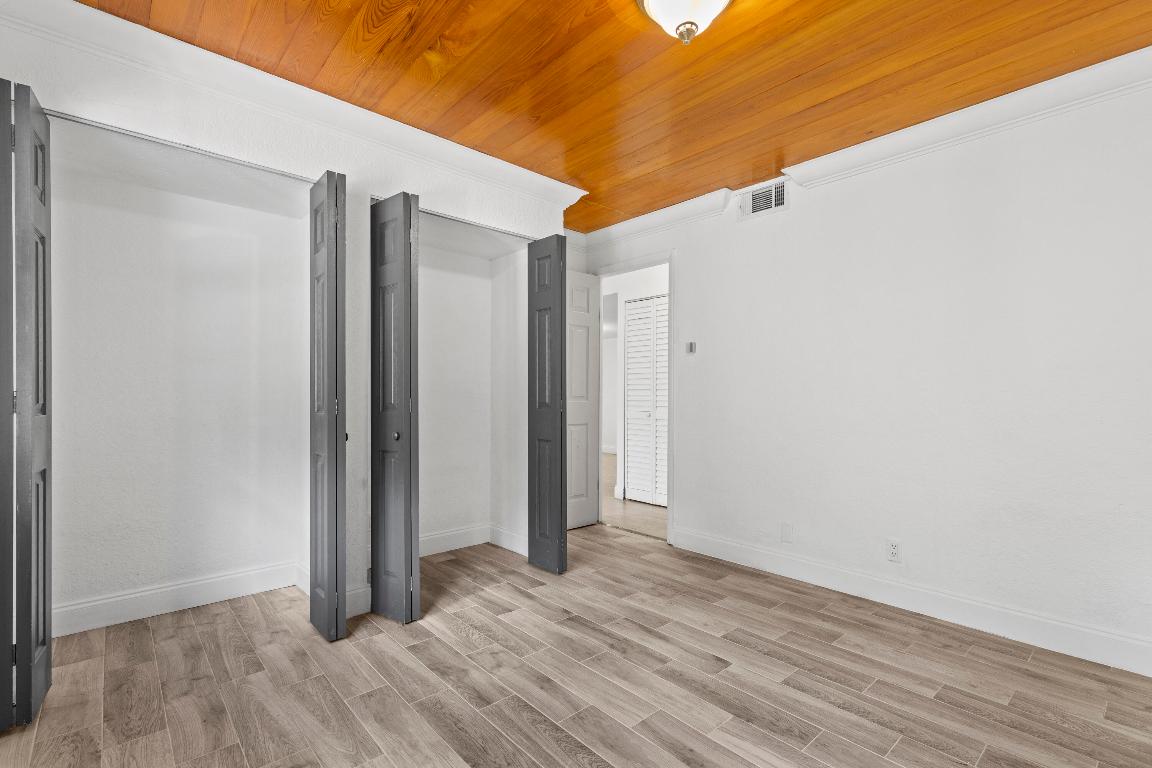 GOLDEN LAKES VILLAGE COND 1 THRU 13-A - Residential Lease