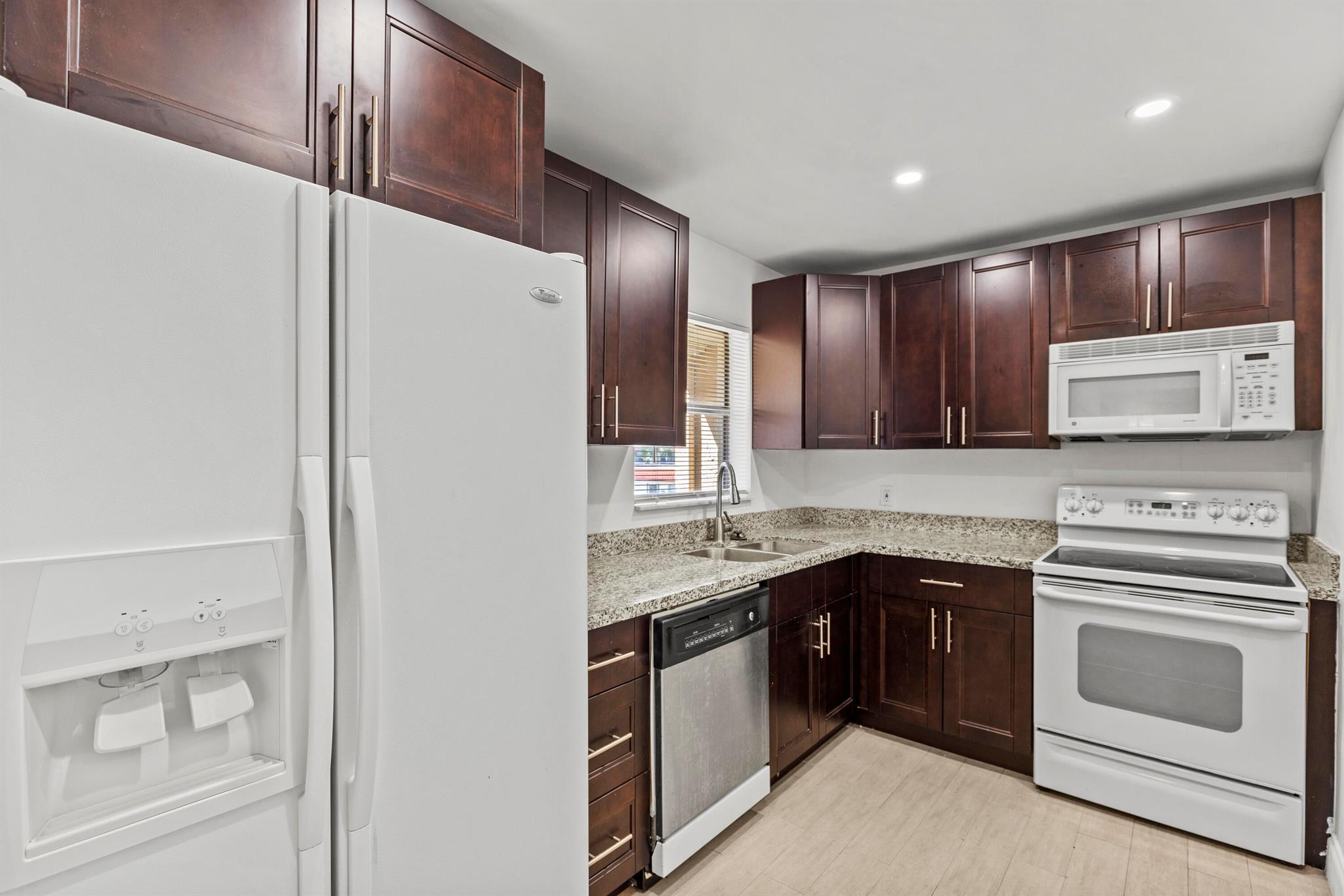 GOLDEN LAKES VILLAGE COND - Residential Lease